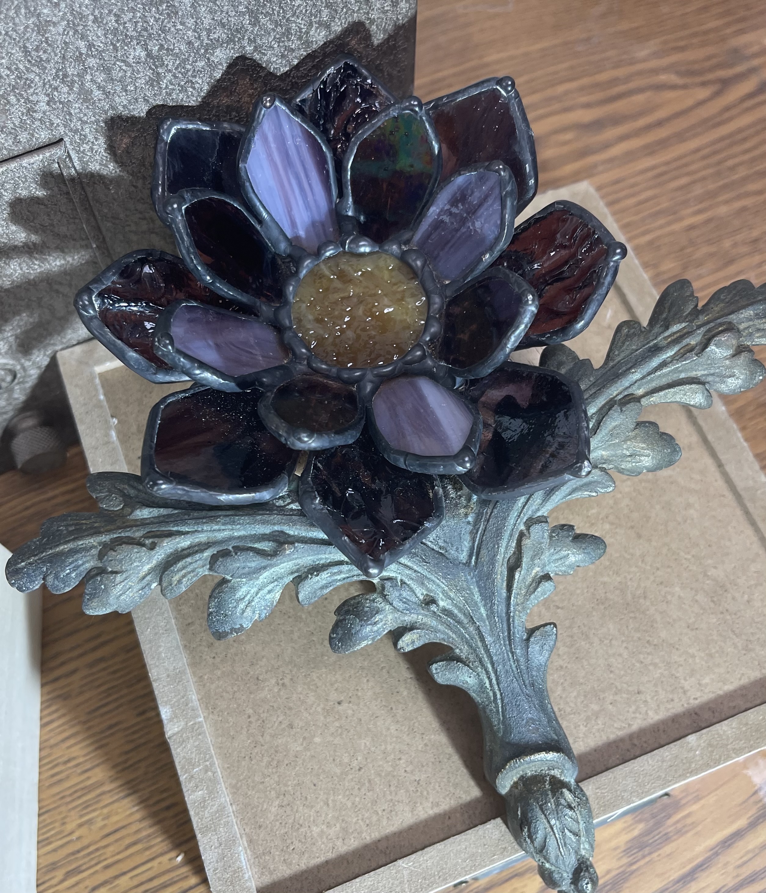 Amethyst lamp base flower